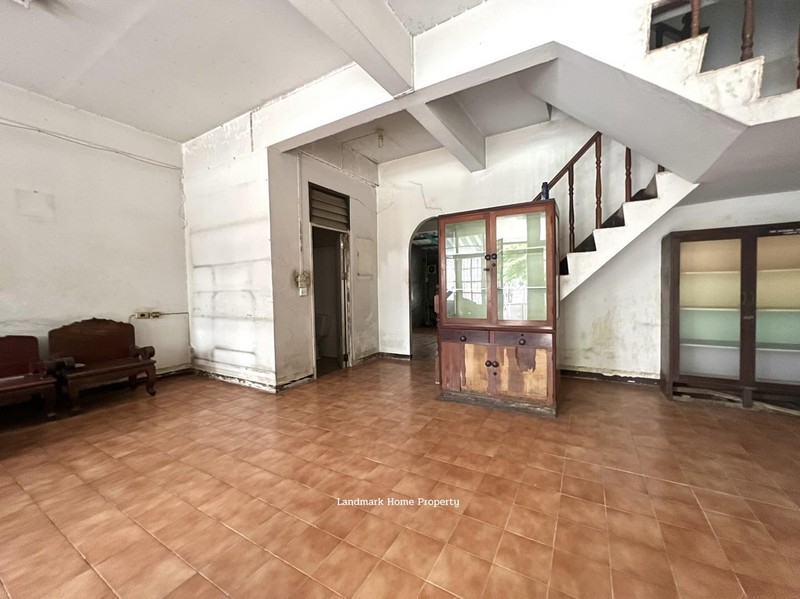 LM24-0196 ขายทาวน์เฮ้าส์ 2 ชั้น อยู่เจริญ พหลโยธิน52 พื้นที่ 28 ตรว 4นอน 2น้ำ การเดินทางสะดวก รถโดยสารผ่านหลายสาย