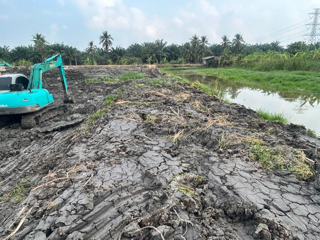 #ที่ดินคลอง9 #ซอยเอี่ยมสะอาด #หนองเสือ #ปทุมธานี  ขนาด6 ไร่  ไร่ละ 650,000 บาท ราคารวม 3,900,000 บาท ถมแล้ว 4 ไร่ เป็นบ่อ 2 ไร่