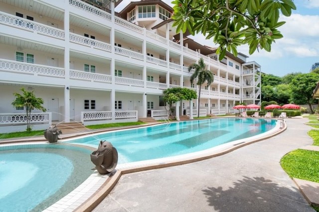 TEL:088-559 5199 คุณเอLine: https://line.me/ti/p/C0eGe0whLXเสนอขาย กิจการโรงแรม ใกล้ห้างเทอร์มินอล 21  พัทยาเหนือ ชลบุรีห่างจากหาดวงศ์อมาตย์ 2 ก.ม. ทำเลดี บนเนื้อที่กว้างขวาง ราคา 499,000,000 บาท (ค่าโอน 50/50)บนเนื้อที่ 5-0-45 ไร่ (ผังสีที่ดิน สีแดง)รีโนวเวทใหม่แล้ว ! ทำเลไข่แดง ห้องพักอาศัย 3 รูปแบบห้องพักอาศัยรวม 88 ห้อง ดังนี้- บังกะโล 18 ห้อง- อาคารชั้น 1-3 : 44 ห้อง- อาคารชั้น 4 : เป็นห้องพักขนาดใหญ่ แบบส่วนตัว ได้ 2 ครอ