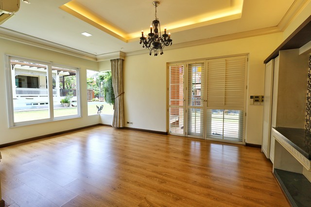 บ้าน ลัดดารมย์ ราชพฤกษ์ - รัตนาธิเบศร์ 2   24900000 THB ใกล้กับ รร.นานาชาติเด่นหล้า ลดจัดหนัก!!