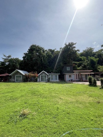 ขายที่ดินพร้อมสิ่งปลูกสร้าง พื้นที่เงียบสงบ มีเพื่อนบ้าน ไม่เปลี่ยว จังหวัดปราจีนบุ