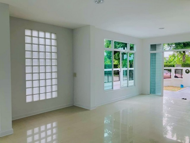 ขายบ้านแฝด โครงการจันทิมา ซิตี้ บางบัวทอง แปลงมุม เดินทางสะดวก ไม่ต้องเผื่อเวลารถติด