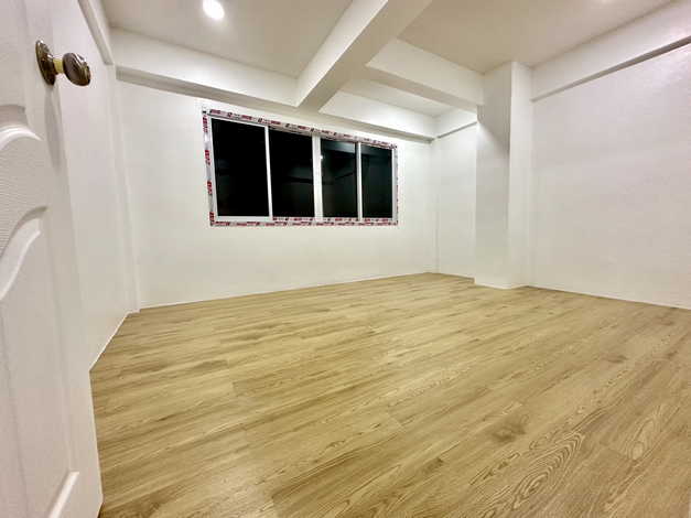 ขายด่วนตึก3.5ชั้น พร้อมหิ้วกระเป๋าเข้าอยู่ได้เลย เขตชุมชน คนผ่านตลอดทั้งวัน  อ.เมืองชุมพร จ.ชุมพร