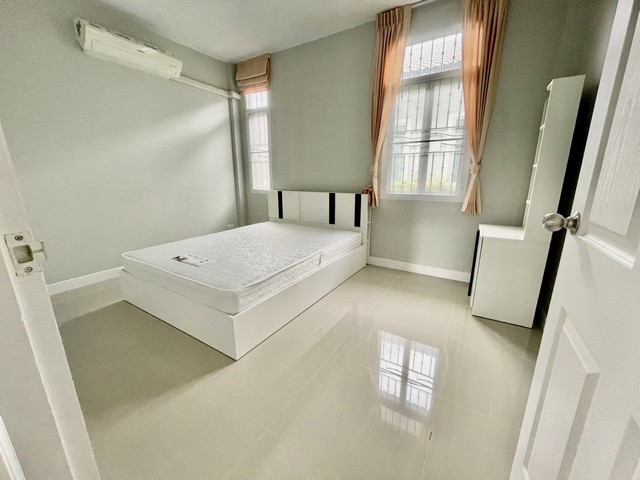 บ้านเดี่ยว 3 ห้องนอน 2 ห้องน้ำ 2 ที่จอดรถ หมู่บ้านฉัตรทองพาวิลเลี่ยน 5 ถ.รักษ์พรุ อ.หาดใหญ่ จ.สงขลา