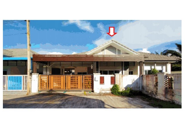   Code ID : PGSNI640066  ราคา  3,350,000   บาท ▸ เนื้อที่ 71.30 ตร.ว   พื้นที่ใช้สอย 147.56 ตร.ม.  * 3 ห้องนอน 2 ห้องน้ำ   * 1 ที่จอดรถ   บ้านหันไปทางทิศตะวันตกเฉียงเหนือ  พิกัดทรัพย์ : https://maps.app.goo.gl/paSts1kdL3qWbk8Y7  สถานที่ใกล้เคียง ▸ใกล้  มหาวิทยาลัยราชภัฏสุราษฎร์ธานี ▸ใกล้  วัดนิคมธรรมาราม ▸ใกล้  ตลาดนัดซอย2 ▸ใกล้  โลตัส สุราษฎร์ธานี  สอบถามเพิ่มเติม / นัดชม โทร. 097-419-5982(พลอย) โทร. 096-932-4624(ออมสิน) Line : @panaya (มี@ด้านหน้า)  ปรึกษาสินเชื�