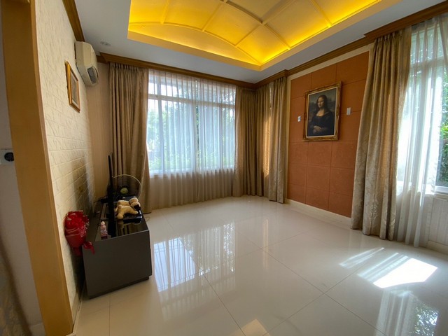 ขายบ้านเดี่ยว 2 ชั้น เนื้อที่ 270.3 ตรว. มบ.ธัญธานี หลังบ้านวิว สนามกอล์ฟธัญญะ