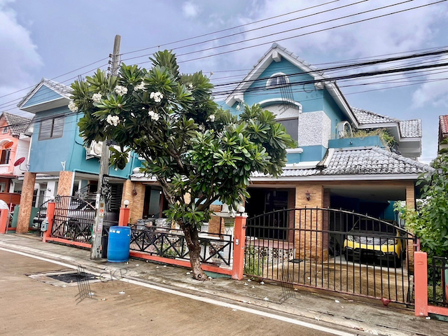 ขาย บ้านแฝด สวนเก้าแสน บางพลี 2 หลังติดกัน พื้นที่ใช้สอยกว้าง ใกล้ศูนย์การค้าหลายแห่ง