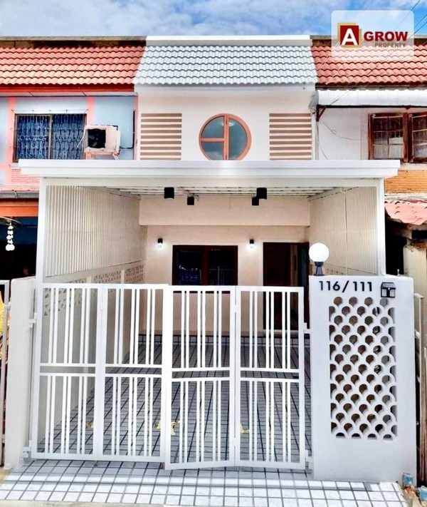 ม. มิตรประชาวิลล่า บางใหญ่-คลองถนน ติดสถานีรถไฟฟ้า บ้านพร้อมอยู่ รีโนเวทใหม่ ทำสีใหม่ภายในภายนอก