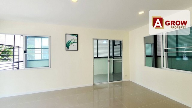 ม.เสนาวิลเลท แพรกษา บ้านรีโนเวทใหม่พรเอมเข้าอยู่ การเดินทางสะดวก