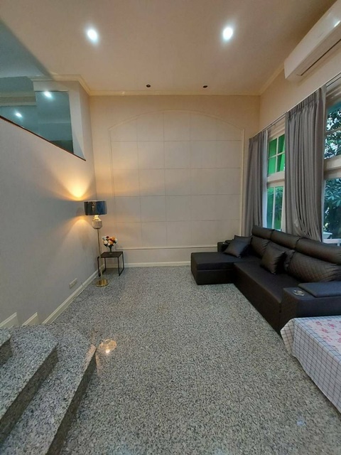 ทาวน์โฮม 4ชั้น 4นอน ม.ธุรกิจบัณฑิตย์ เช่าบ้านหรูมากน 32ตรว.ใกล้เดอะมอลล์งามวงศ์วาน รับต่างชาติ จอดรถหรู 2 ในโรงรถ ประชาชื่น สโมสรราชพฤกษ์