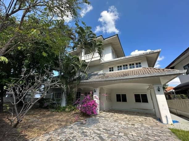 สุดคุ้ม โซนแม่เหียะ ขาย 5.9 ล. 99 ตรว. 5 นอน กุลพันธ์วิลล์ 5 บ้านเดี่ยว 3 ชั้น ทำเลดี น่าอยู่ เงียบสงบ ร่มรื่น เป็นส่วนตัว เดินทางสะดวกสบาย