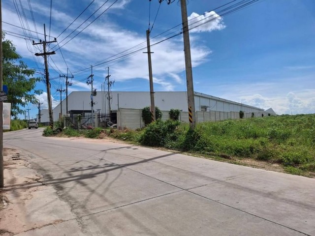 TEL:088-559 5199 คุณเอLine: https://line.me/ti/p/C0eGe0whLXเสนอขาย ที่ดินเปล่าแปลงสวย บ่อวิน ศรีราชาที่ดินโซนอุตสกหกรรม ผังสีม่วงลาย ติดนิคมเหมราช 1 /  นิคม WHA1แปลงใหญ่โดยรม ขนาด 109 ไร่​ติดถนนกว้าง 8 เมตร.​ ขายที่ 4.5 ล./ ไร่(ราคาทั้งแปลง 490,500,000 บาท)- เดินทางสะดวกสบาย- สามารถสร้างโรงงาน โกดังสินค้า ได้T : A10