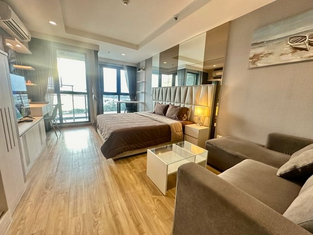 TEL : 061-979 5595 ดนิตาLine : https://line.me/ti/p/yxo92dHWP1รายละเอียด : ขนาด 34 ตรม. ชั้น 7 วิวทะเล ห้องสตูดิโอ 1 ห้องน้ำ ตกแต่งครบ พร้อมเฟอร์นิเจอร์ และเครื่องใช้ไฟฟ้าครบ สิ่งอำนวยความสะดวก : สระว่ายน้ำ ฟิตเนส ที่จอดรถ การรักษาความปลอดภัย 24 ชั่วโมง  สถานที่ใกล้เคียง : - ใกล้เกาะลอย- ใกล้โรบินสัน- ใกล้โรงพยาบาลสมิติเวชและพญาไทเงื่อนไขในการเช่า สัญญารายปี มัดจำ 2 เดือน ล่วงหน้า 1 เดือน F-A7 