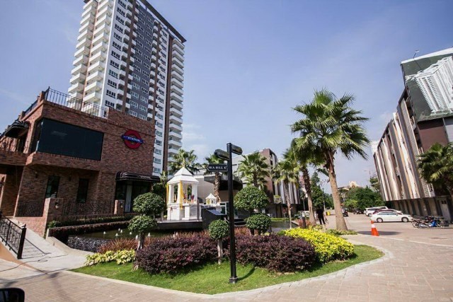 TEL:088-559 5199 คุณเอLine: https://line.me/ti/p/C0eGe0whLXให้เช่า คอนโดใหม่ ทำเลดี ศรีราชาโครงการ ซีฮิลล์ คอนโด ศรีราชาให้เช่า 9,500 /เดือนมัดจำ 2 เดือน - ล่วงหน้า 1 เดือนเนื้อที่ 36 ตรม.1 ห้องนอน 1 ห้องน้ำ 1 ที่จอดรถเดินทางสะดวก วิวสวย ใกล้ชิดธรรมชาติ - เหมาะสำหรับผู้ทำงานในแถบนิคมอุตสาหกรรมต่างๆ - ใกล้เคียงแหลมฉบัง , ปิ่นทอง , อีสเทิร์นซีบอร์ด , อมตะซิตี้ ฯลฯ - ไม่ไกลจากเมืองใกล้ห้างสรรพสินค้าโรบินสัน 