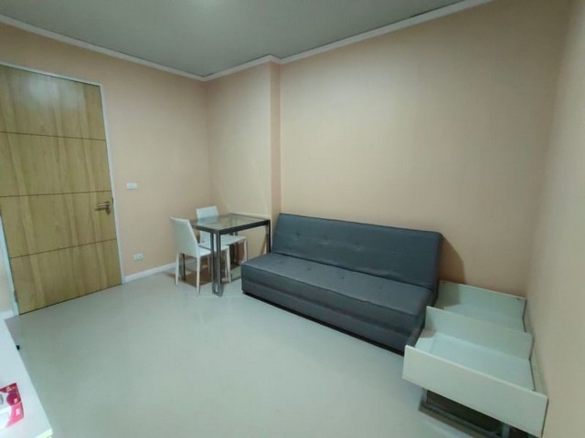 TEL : 061-979 5595 ดนิตาLine : https://line.me/ti/p/yxo92dHWP1รายละเอียด : ขนาด 36 ตรม. 1 ห้องนอน 1 ห้องน้ำ ตกแต่งครบ พร้อมเฟอร์นิเจอร์ เข้าอยู่ได้เลย เดินทางสะดวก วิวสวย ใกล้ชิดธรรมชาติ เหมาะสำหรับผู้ทำงานในแถบนิคมอุตสาหกรรมต่างๆ เช่น แหลมฉบัง , ปิ่นทอง , อีสเทิร์นซีบอร์ด , อมตะซิตี้ ฯลฯ เหนื่อยกับการทำงานมาทั้งวัน เงื่อนไขในการเช่า สัญญารายปี มัดจำ 2 เดือน ล่วงหน้า 1 เดือน F-A7 