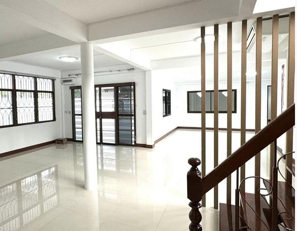 ให้เช่าโฮมออฟฟิศ2ชั้น ลาดพร้าว48ใกล้MRTภาวนา,MRTสุทธิสาร เหมาะทำโฮมออฟฟิศ