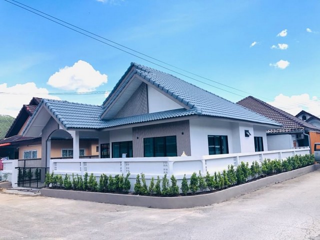 บ้านเดี่ยวชั้นเดียว แปลงมุม สไตล์มินิมอล โซนแม่เหียะ