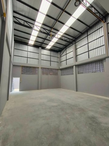 ให้เช่าโกดังพร้อมโฮมออฟฟิศ450ตร.ย่านบางใหญ่นนทบุรีซอยกัตนาเหมาะสำหรับทำโฮมออฟฟิศ และเก็บสินค้าโกดังสร้างใหม่พร้อมไฟฟ้า3เฟส30แอมป์ราคาเช่า 50,000 บาท / เดือน ( สัญญาขั้นต่ำ 2 ปี ประกัน 2 เดือน ล่วงหน้า 1 เดือน )ที่ตั้ง ถนนบางใหญ่-บางคูลัด ซอยกันตนา ตำบล บางม่วง อำเภอบางใหญ่ นนทบุรี 11140ติดต่อ : คุณภัสพงณ์ 063-409-8164Line : deedaa23เนื้อที่ 90 ตารางวา พื้นที่ใช้สอยประมาณ 450 ตารางเมตร จำนวน 