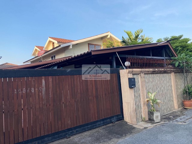 คอนโดฯ Wittayu Complex วิทยุ คอมเพล็กซ์ 90sq.m. 2BEDROOM 42000 BAHT ใกล้กับ รถไฟฟ้า BTS เพลินจิต สภาพเยี่ยม เป็นคอนโดหรูที่มีห้องขนาดใหญ่พร้อมอยู่ที่ตกแต่งได้แบบเรียบหรู ตั้งอยู่ในทำเลที่ตั้งอยู่ท่ามกลางสิ่งอำนวยความสะดวกในทุกมิติ อาทิเช่น ใกล้เซ็นทรัล เอ็มบาสซี และห้างสรรพสินค้าอื่น ๆ มากมาย ฯลฯ.