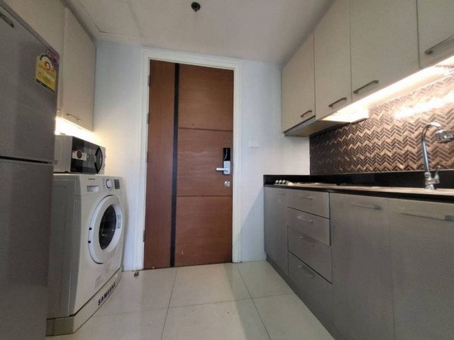 ให้เช่า The Shine Condominium คอนโดหรู ทำเลดีย่านช้างคลาน เชียงใหม่▶ให้เช่า15,000/ด ชั้น7 ▶ขนาดห้อง 34 ตรม.!!!มีระบบรักษาความปลอดภัยอย่างดีเยี่ยม ด้วยเจ้าหน้าที่รักษาความปลอดภัยในเครื่องแบบที่ประจำการและดูแลความเรียบร้อยตลอด 24 ชั่วโมง กล้องวงจรปิดที่ถูกติดตั้งตามบริเวณอาคารและจุดต่าง ๆ ช่วยเพิ่มความอุ่นใจภายในตัวคอนโด อีกทั้งการใช้ระบบคีย์การ์ดในการเข้าสู่ตัวอาคาร 