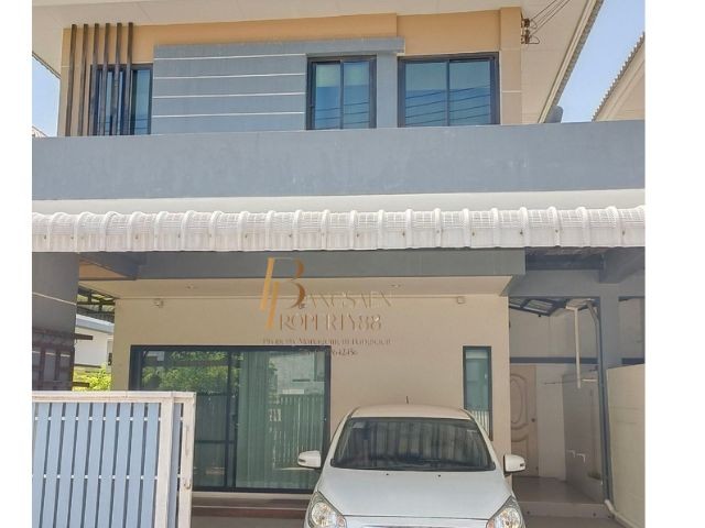 ขายบ้านแฝด บรรยากาศบ้านเดี่ยว 36 ตรว. 3นอน 3น้ำ ใกล้สารสาสน์ ทางออกมอเตอร์เวย์