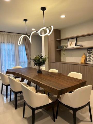 ให้เช่าบ้านเดี่ยว แต่งสวย โครงการเซนโทรบางนา พื้นที่ใช้สอย 303 ตร.ม. และขนาดที่ดิน 66.7 ตร.ว. 3 ห้องนอน 5 ห้องน้ำ ตกแต่งสวยพร้อมอยู่