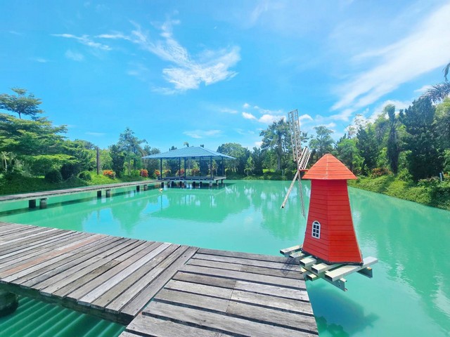 บ้านเดี่ยว เกือบ 2 ไร่ ผ่อนเพียงเดือนละ 10000 กว่าบาท ใกล้ถนนสุขุมวิทเพียง 200 เมตร ใกล้หาดสวนสน