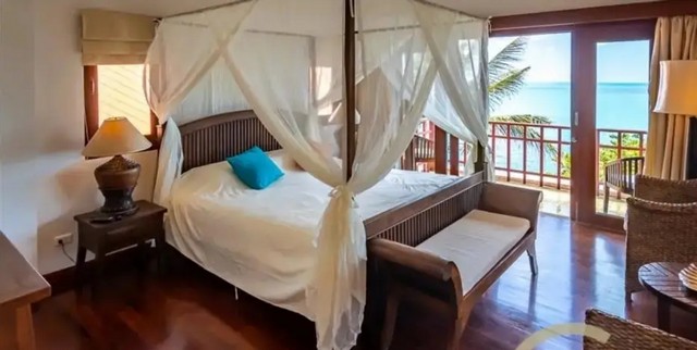 ขายวิลล่าริมชายหาด 2 ชั้น เฉวง สไตล์ไทยดั้งเดิมพร้อมสนามหญ้าขนาดใหญ่และทางออกสู่ชายหาด