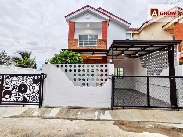 ม. สิวารัตน์9 ถนนบางกรวย-ไทรน้อย บ้านหลังมุมด้านใน ต่อเติมเทอเรสรับรมชิว ๆ ตกแต่งพร้อมเข้าอยู่ได้เลย