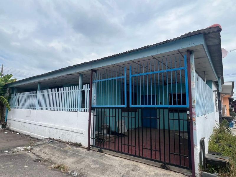 รหัสทรัพย์ : TV670001ขายด่วน! บ้านหลังนี้ ทาวน์เฮ้าส์ ชั้นเดียว บ้านหลังหัวมุม ทำเลดีที่สุด หมู่บ้านพฤกษา 2 ต.ลำผักกูด อ.ธัญบุรี จ.ปทุมธานี พื้นที่ 24 ตรว.ขาย 980,000 บาท ต่ำกว่าราคาประเมินราคาดีๆแบบนี้หาไม่ได้ง่ายๆรายละเอียดทรัพย์สิน- ทาวน์เฮ้าส์ 1 ชั้น 24 ตรว. หมู่บ้านพฤกษา 2 ถ.รังสิต-นครนายก คลอง8- 2 นอน- 1 น้ำ- 1 โถง- 1 ครัว- จอดรถ 1 คัน- ทำเลดี อยู่ในแหล่งชุมชน เหมาะแก่การอยู่อาศัย- 