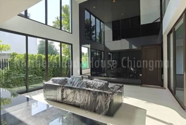 ลดราคาขายด่วน 15.9 ล้าน บ้านพูลวิลล่า 3 ชั้น เมืองเชียงใหม่ โครงการสร้างใหม่ ใกล้สนามบิน เพียง 5 นาที ใกล้เซ็นทรัลแอร์พอร์ตพลาซ่า