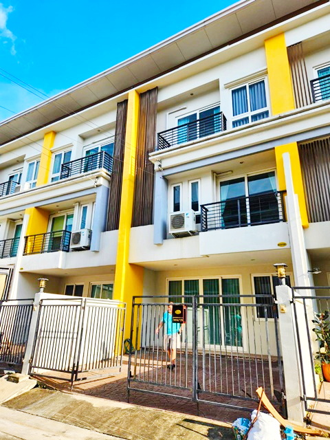 เฟอร์ครบ เครื่องซักผ้า ตู้เย็น APL ลาดกระบัง 32-56 ให้เช่าโฮมออฟฟิศ 3 ชั้น สุวรรณภูมิ 21ตรว. 228ตรม. 24,999B-M พร้อมอยู่ 4นอน 4น้ำ 2จอดรถ 5แอร์ เดินทางสะดวกAPL LatKrabang 32-56 HuaTakhe Market home office for rent 3floors Suvarnabhumi 21sq.wa.228sq.m. 24,999B-M  fully fur ready to move in 4bed 4bath 2parking 5A/C convenient travel.อ่อนนุช เฉลิมพระเกียรติ ร.9 หลวงแพ่ง สุวรรณภูมิซอยลาดกระบัง 32-54 ถ.ลาดกระบัง เขตลาดกระบัง กรุงเทพมหานคร 1052021ตรว. 21sq.wa.228ตรม. 228sq.m.สามารถเช่าพักอาศัยหรือทำออฟฟิศได้4 ห้องนอ�