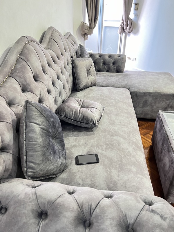 ขายถูก! คอนโดพร้อมเฟอร์ฯ วิทยุ คอมเพล็กซ์ ใจกลางเมือง 81 ตรม. (Wittayu Complex , Pet-friendly)