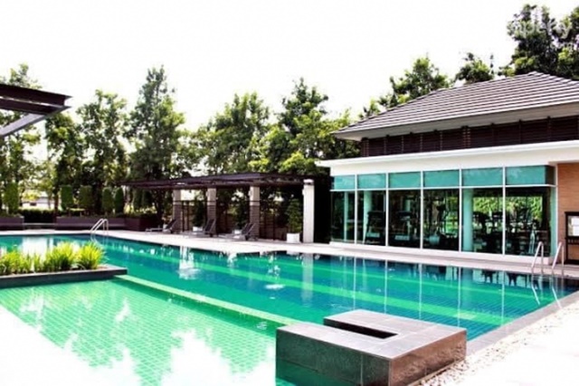 ในหมู่บ้าน พระจอมเกล้าธนบุรี  3.4 กม.7-11 399ม.ให้เช่าบ้านเดี่ยว 2 ชั้น  วงแหวน-ประชาอุทิศ ทุ่งครุ 60ตรว. 52ตรม.