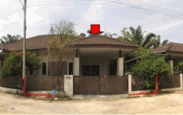   Code ID : PGSNI-LB-A-660033  ราคา  1,300,000   บาท ▸ เนื้อที่ 33.70 ตร.ว   พื้นที่ใช้สอย 84.5 ตร.ม.  * 2 ห้องนอน 2 ห้องน้ำ   * 1 ที่จอดรถ   บ้านหันไปทางทิศเหนือ  พิกัดทรัพย์ : https://maps.app.goo.gl/BWaCpDaph4CH8itQ8  สถานที่ใกล้เคียง  ▸ใกล้  วัดบางสวรรค์ ▸ใกล้  น้ำตกหัวโค้งบางสวรรค์ ▸ใกล้  ตลาดนัดต้นปาล์ม บางสวรรค์    ▸ใกล้  PTT Station ปตท.บางสวรรค์  สอบถามเพิ่มเติม / นัดชม โทร. 097-419-5982(พลอย) โทร. 096-932-4624(ออมสิน) Line : @panaya (มี@ด้านหน้า)  ปรึกษาสินเชื่อฟรี One Stop