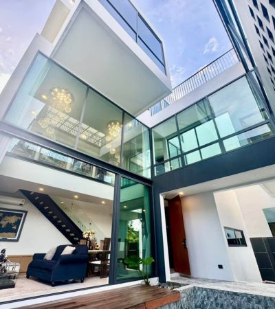 Pool Villa (3 ชั้น)  ที่ตั้ง เจ็ดยอด, ช้างเผือก ใกล้ One Nimman และ ห้าง MAYA (2.5 กม.)