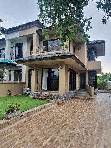 TEL:088-559 5199 คุณเอLine: https://line.me/ti/p/C0eGe0whLXให้เช่าบ้านเดี่ยว หมู่บ้านยอร์ชคลับ 3 พิกัด นาจอมเทียนซอย10 พัทยาราคาพิเศษ 35,000 บาท/เดือน สัญญา 1 ปี มัดจำ 2 เดือน / ล่วงหน้า 1 เดือนเนื้อที่ 76 ตร.วา3 ห้องนอน (แอร์ทุกห้อง)5 ห้องน้ำ1 ห้องโถง (แอร์ 2 ตัว)1 ห้องครัว 1 ห้องแม่บ้านT : A10