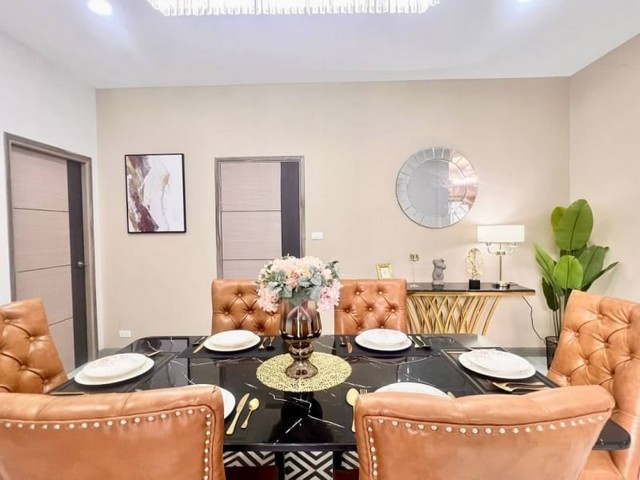 ขายบ้านเดี่ยว วิลล่า พร้อมสระว่ายน้ำ หมู่บ้านบารมี นาจอมเทียน TP-H0427