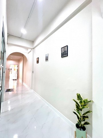 ขายบ้านทาวน์โฮม 2 ชั้น รีโนเวทใหม่ มบ.อีสเทิร์นเฮาส์ แยกคีรี-เสม็ด ใกล้ถนนสุขุมวิท ชลบุรี