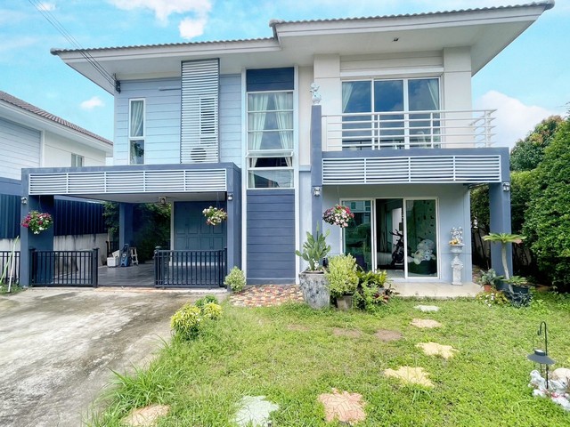 #บ้านเดี่ยว2ชั้นขายและปล่อยเช่าหนองมนบางแสน#ขาย/#ให้เช่า#บ้านเดี่ยวหลังใหญ่บิ้วอินพร้อมเฟอร์ครบ รีโนเวททาสีให้ใหม่หิ้วกระเป๋าเข้าอยู่ได้เลย????หมูบ้านพฤษานารา 1????ถนนเลี่ยงหนองมน-บางแสนพื้นที่ 86 ตรว3 นอน 3 น้ำ​2จอดรถ✴️​สถานที่ใกล้เคียงใกล้หนองมนบางแสนใกล้มหาวิทยาลัยบูรพาใกล้ชายหาดใกล้ทางขึ้นลงมอเตอร์เวย์✴️แถม​ แถม✴️บิ้วอินไม้แท้ทั้งหลังฟรีเฟอร์นิเจ