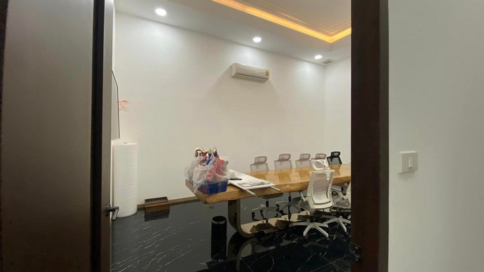 EPL-WH0807 ให้เช่าโกดัง-ออฟฟิศ ใกล้สนามบินสุวรรณภูมิ  ซอยลาดกระบัง14/1 ประมาณ 500 ตรม.พื้นที่ใช้สอย ออฟฟิต ขนาด 85 ตรม.มีแอร์ 2 ตัว