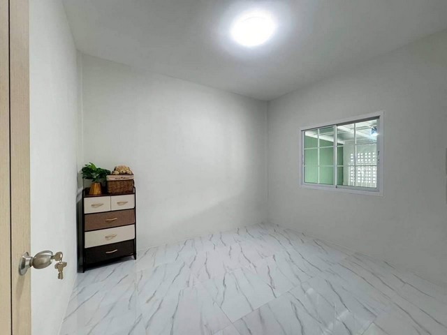 KDH0027 ขายทาวน์เฮ้าส์ พนัสนิคม​ ขนาด 20 ต.ร.วาชั้นเดียว ตกแต่งครบ​ สวยพร้อมอยู่