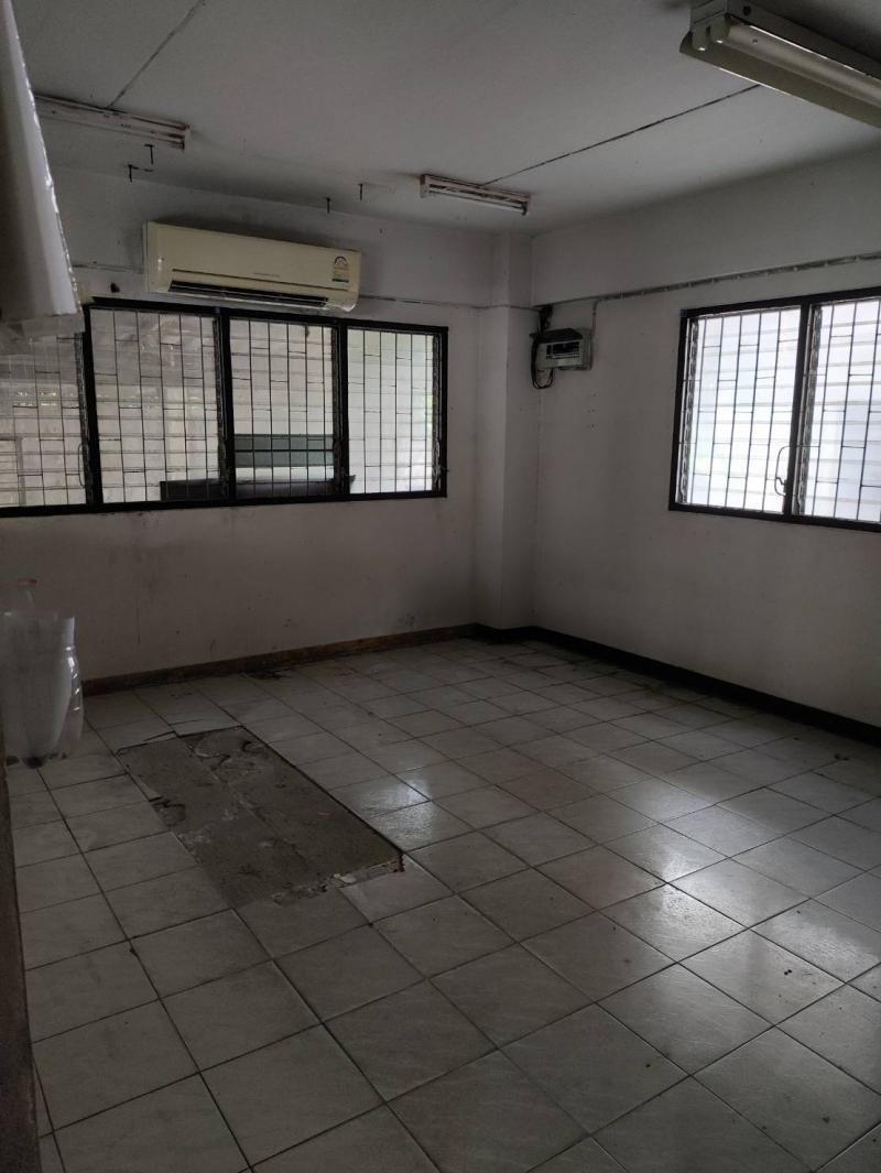 ให้เช่าตึก4ชั้นพื้นที่ใช้สอย 500ตร.ม ไฟฟ้า 3เฟส ออฟฟิศ ห้องน้ำ ถนน ลาดพร้าว เขตบางกะปิ เช่า 50000 บ/ด