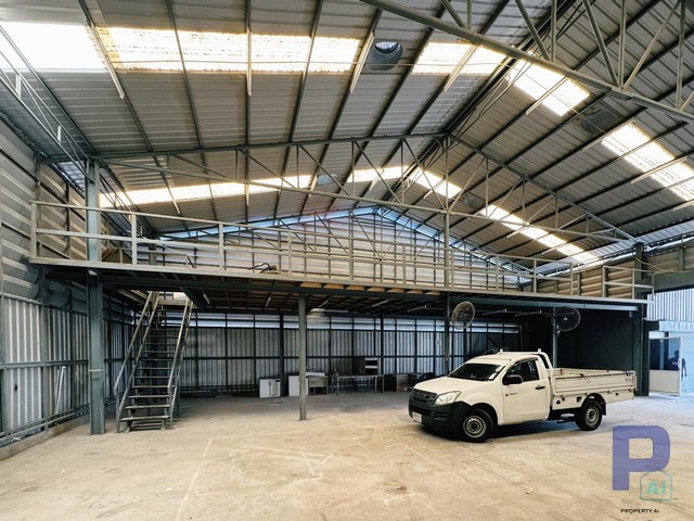 ให้เช่า   โกดังพร้อมออฟฟิศ รัชดา ซอยรุ่งเรือง 460 ตรม. ทำเลเยี่ยม ใกล้ MRT สุทธิสาร