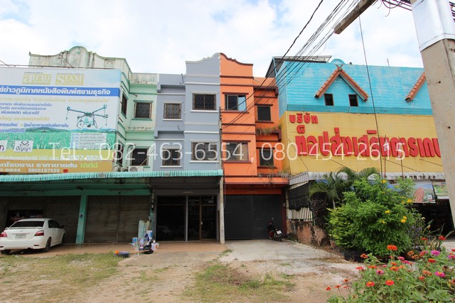 สอบถามรายละเอียดเพิ่มเติม : 082-463-6554 , 080-454-2615เช่า ทาวน์เฮ้าส์ 3 ชั้น + 1 ดาดฟ้า ในเมือง เมืองกำแพงเพชร 3 นอน รีโนเวทใหม่**รีโนเวทใหม่ และทาสีทั้งหลัง**ที่อยู่:  41/2 ถนนเลี่ยงเมือง ตำบลในเมือง อำเภอเมืองกำแพงเพชร จังหวัดกำแพงเพชร 62000เนื้อที่ 36.9 ตร.วา ขนาดอาคาร 4 x 12 เมตรรายละเอียด: - 3 ห้องนอน- 3 ห้องน้ำ- ปั้มน้ำ 1 เครื่อง- แทงค์น้ำ 2 ถัง- มีพื้นที่ว่างด้านหลังอาคาร สามารถต่อเติมได้- มุ้