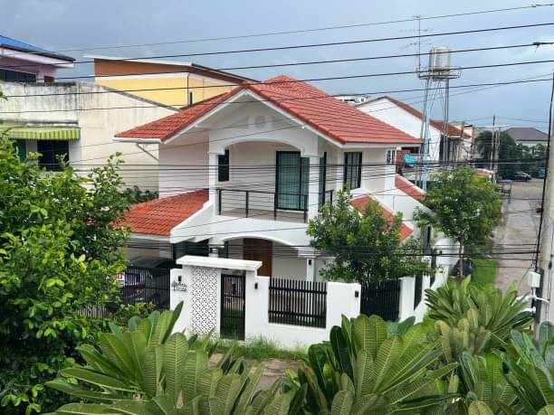 โซนป่าแดด ขาย 4.5 ล้าน บ้าน 2 ชั้น แปลงมุม บ้านสวย บรรยากาศดี เฟอร์นิเจอร์ครบครัน ซื้ออยู่เองหรือปล่อยเช่าได้ ไปสนามบิน เพียง 7 นาที