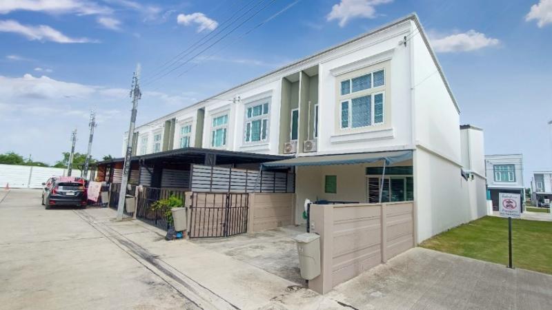 ทาวน์โฮม กัสโต้ เพชรเกษม - ทวีวัฒนาโครงการน่าอยู่ในเครือ Q House ใกล้ตลาดสนามหลวง 2ขายทาวน์โฮม 2 ชั้น โครงการ กัสโต้ เพชรเกษม - ทวีวัฒนาถนนทวีวัฒนา ซอย 9แขวงทวีวัฒนา  เขตทวีวัฒนา  กทม.เนื้อที่ 19.1 ตารางวา  แปลงริม ข้างช่องกลับรถพื้นที่ใช้สอย  113 ตารางเมตร 2 ห้องนอน2 ห้องน้ำ2 จอดรถแอร์ 1 เครื่องหน้าบ้านหันทิศเหนือ ตำแหน่งบ้านอยู่ในซอย 8 ของโครงการพื้นบ้านชั้นล่างเป็นกระเ�