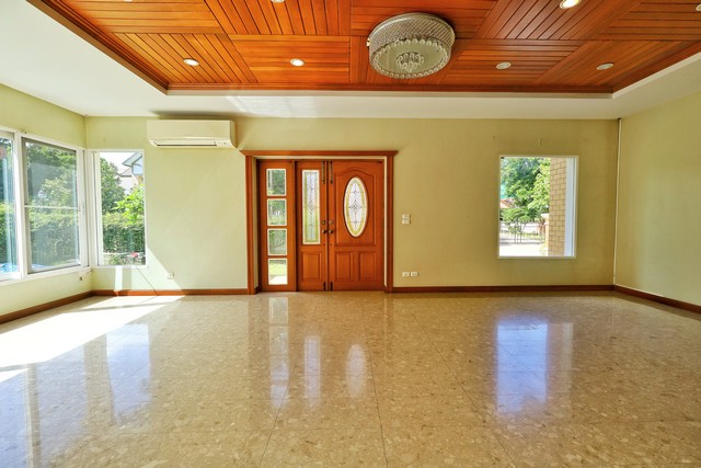 บ้าน คิวเฮ้าส์ อเวนิว พระราม 5 162 ตาราง-วา 4 BEDROOM 5 น้ำ 18900000 บาท. บรรยากาศส่วนตัว นนทบุรี