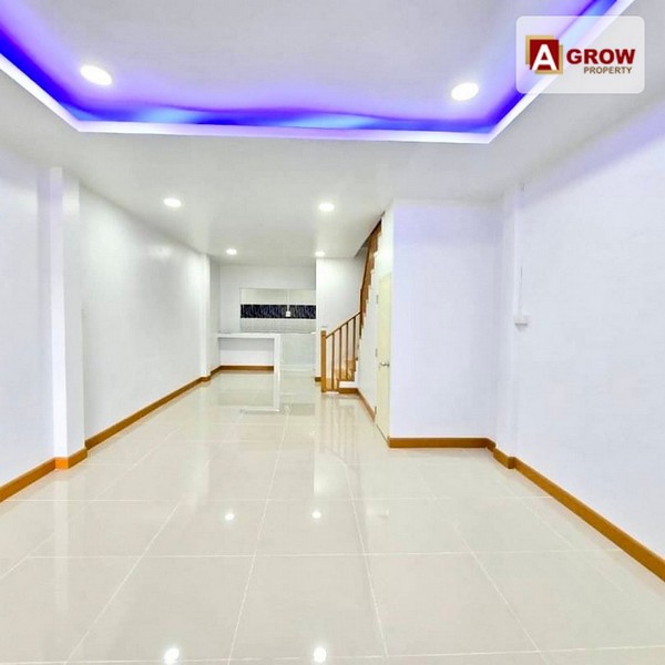 ม.ปิยวรารมย์ เฟส3 บ้านหลังมุม ทำเลเด่นหน้าบ้านตรงข้ามสวนหย่อม บ้านรีโนเวทใหม่ ต่อเติมเทอเรสหน้าบ้านเอาไว้ชมวิว