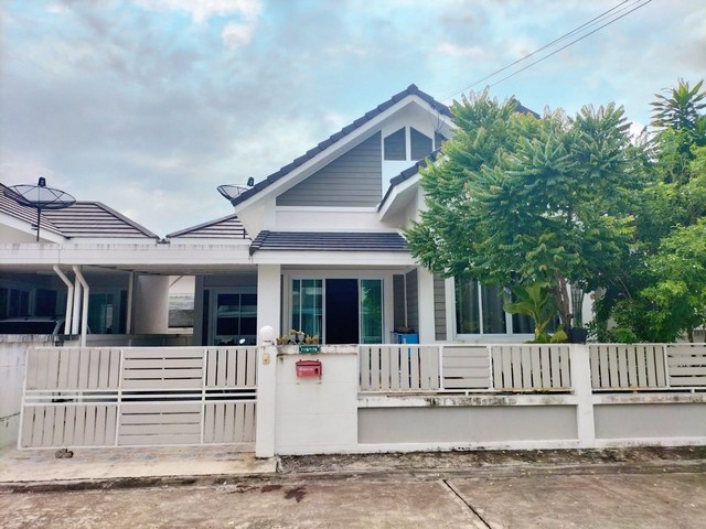 ????ทรัพย์​ โซน​ หนองตำลึง​สวย​น่าอยู่​   รมรื่นมาก???? เฟส​ 6,7, 8????ม.อยู่สบาย2???? บ้านแฝดสไตล์บ้านเดี่ยว???? พื้นที่ 36.8   ตรว????​2 ห้องนอน 1 ห้องน้ำ    1 ห้องครัว????ราคา 2,xxx ลบ????​ค่าธรรมเนียม​โอน​  ????​ฟรีจำนอง​(วันนี้​ถึงธันวา​คม​67)‼️ของแถม‼️ 1. แอร์ 2 เครื่อง 2.ผ้าม่าน 3.ต่อเติมหลังคาหลังบ้าน❇️ฟรี​เช็ค​เครดิต❇️ฟรียื่น​กู้❇️พร้อมให้คำปรึกษา​สำหรับลูกค้าอยากมีบ้าน​   และอยากมีเงินทอ